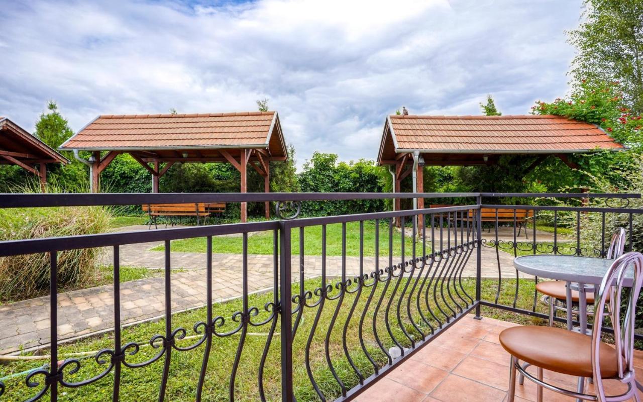 Apartmany Karmon Park Вельки-Медер Экстерьер фото
