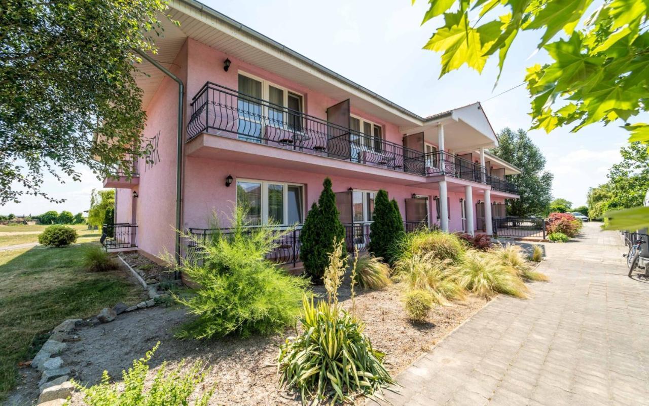 Apartmany Karmon Park Вельки-Медер Экстерьер фото